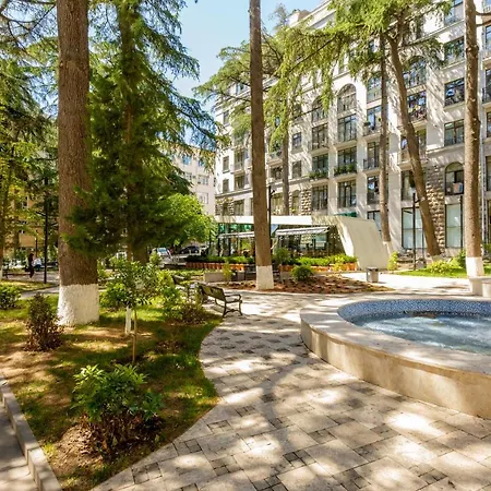 Downtown Spacious Apartment Tbilisi Exterior photo