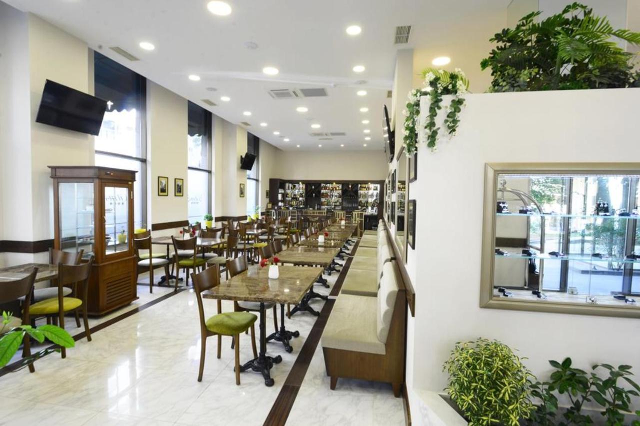 Downtown Spacious דירה טביליסי