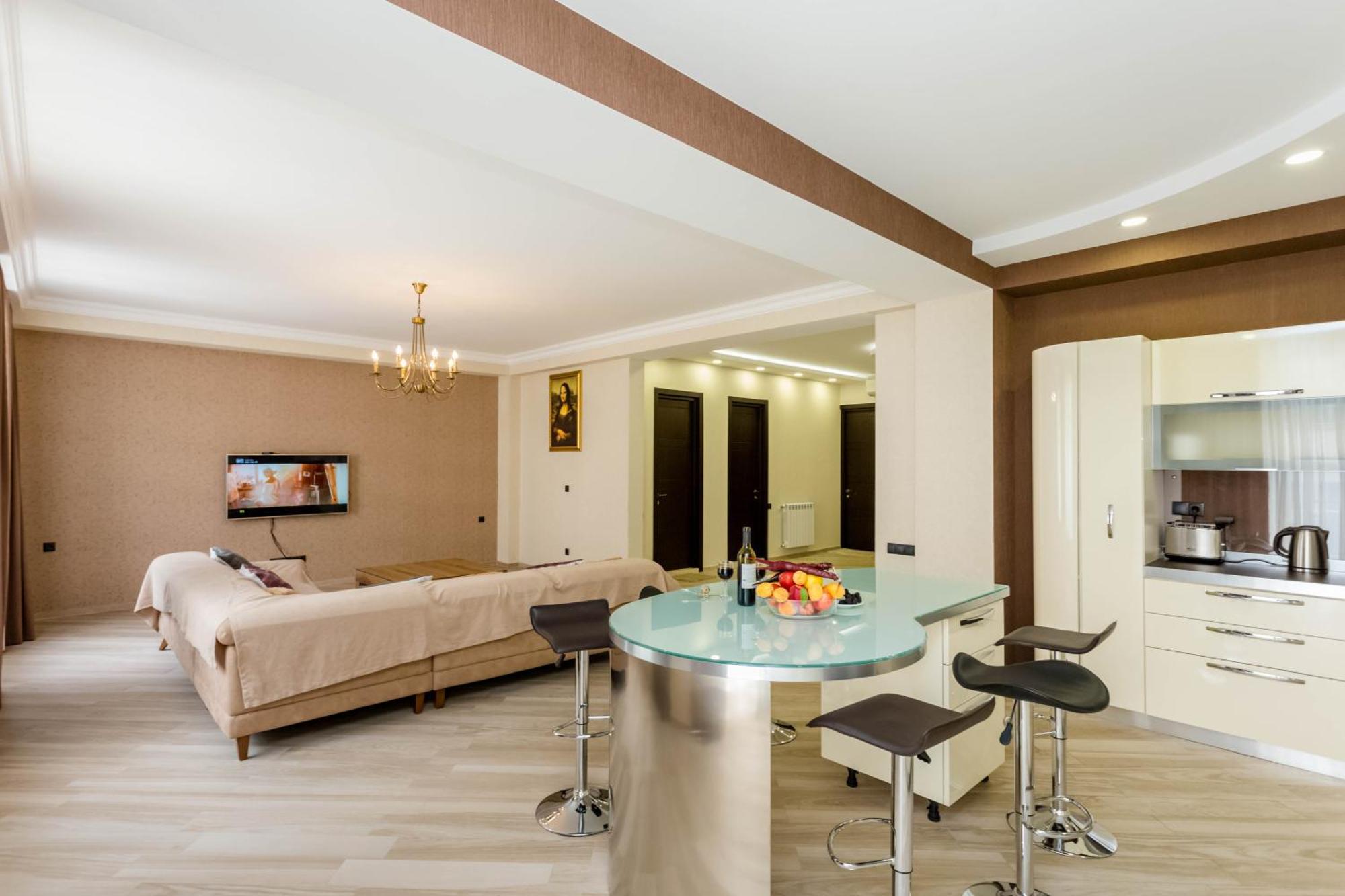 Downtown Spacious *
