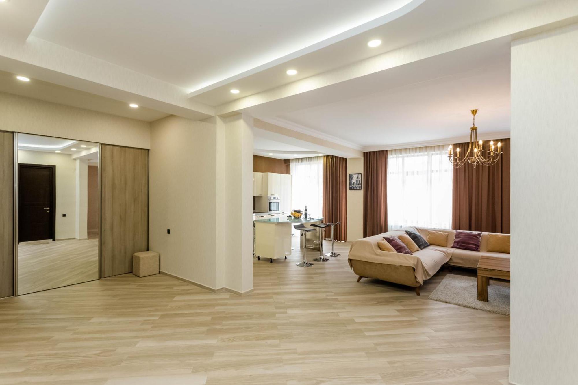 Downtown Spacious דירה *
